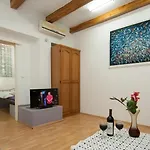In With Sea View, Terrace, Air Conditioning, Wifi Appartement