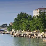 Appartement In With Sea View, Terrace, Air Conditioning, Wifi *