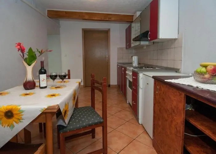Apartmán In With Sea View, Terrace, Air Conditioning, Wifi