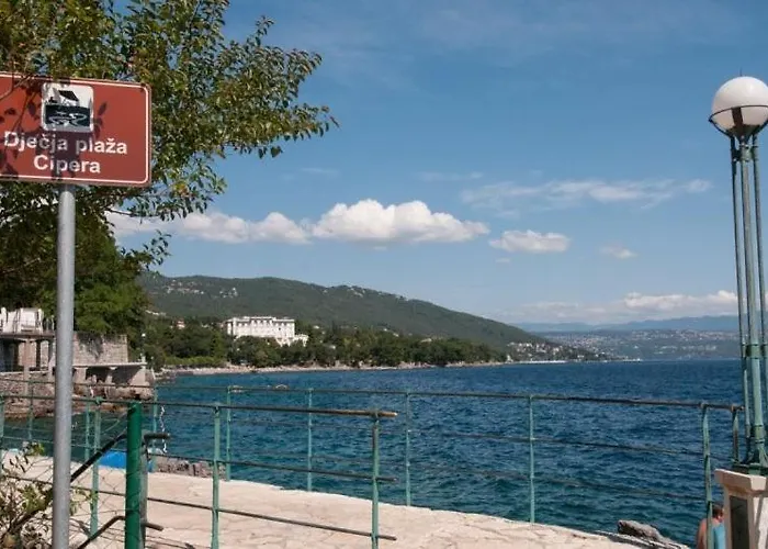 In With Sea View, Terrace, Air Conditioning, Wifi Lovran